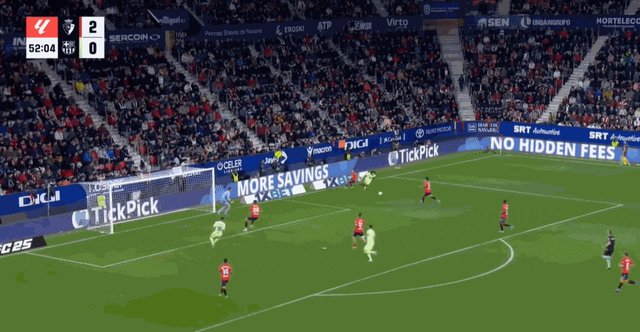 1727558272186053464.gif 莱万.gif