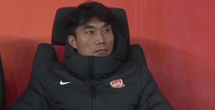 开云品牌-郑智：恭喜海港获胜，这两场比赛失利我感觉愧对远征球迷